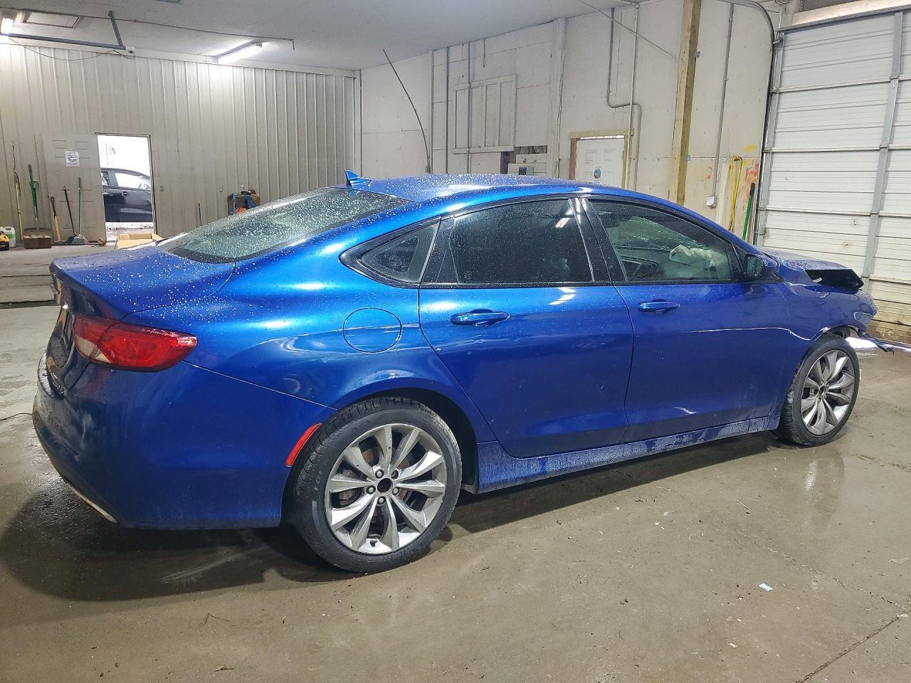2015 Chrysler 200 S - Фото 3