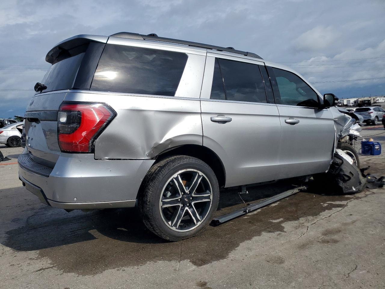 2021 Ford Expedition Limited - Image 3