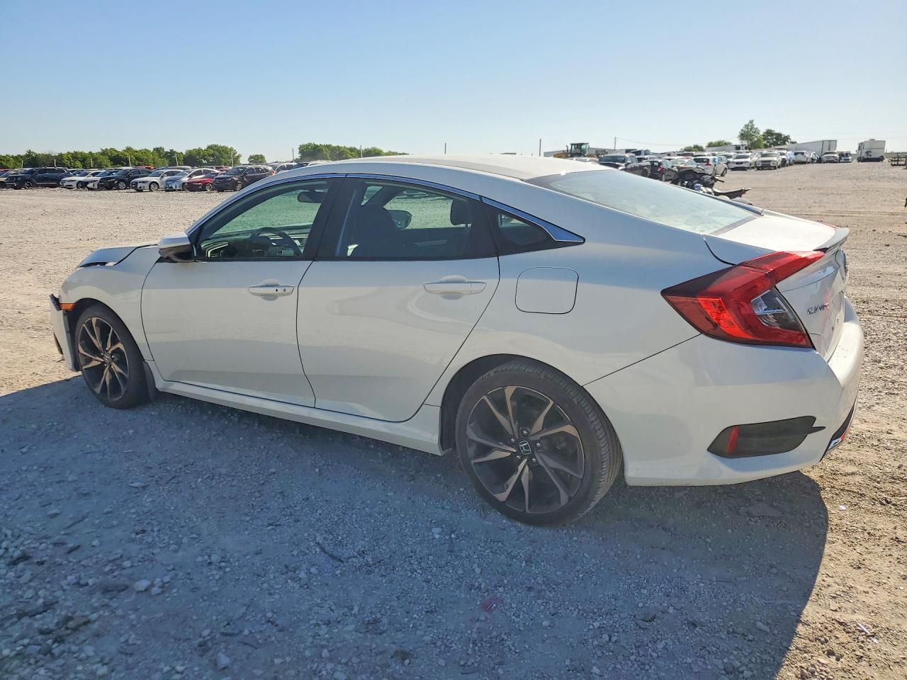 2019 Honda Civic Sport - Фото 2