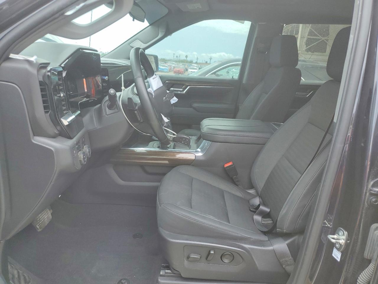 2024 Chevrolet Silverado - Image 7