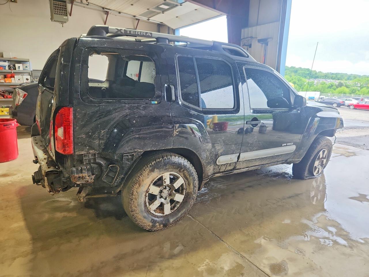 2010 Nissan Xterra X - Image 3