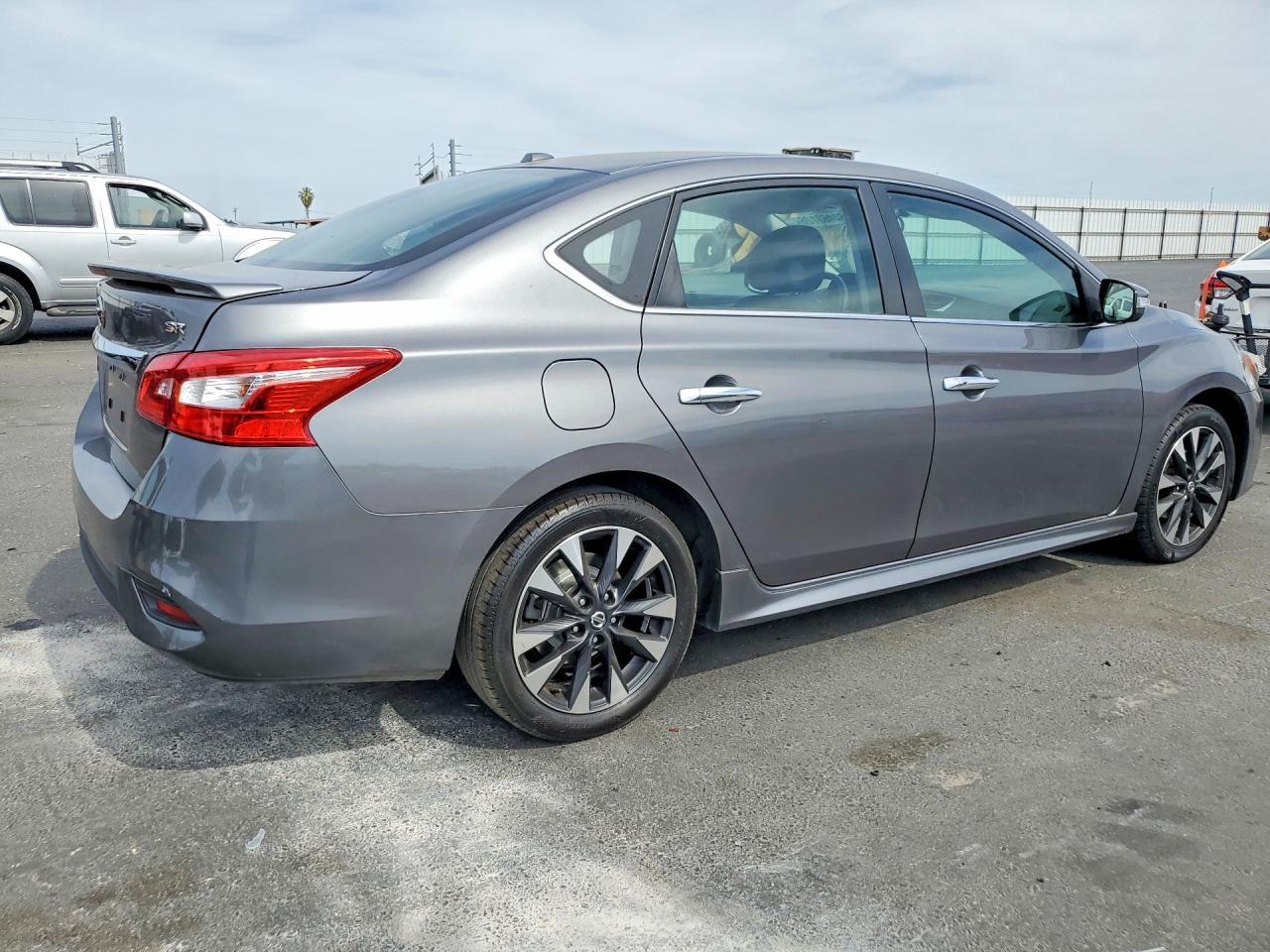2019 Nissan Sentra Sr - Фото 3