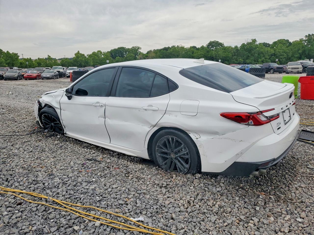 2025 Toyota Camry Se - Фото 2