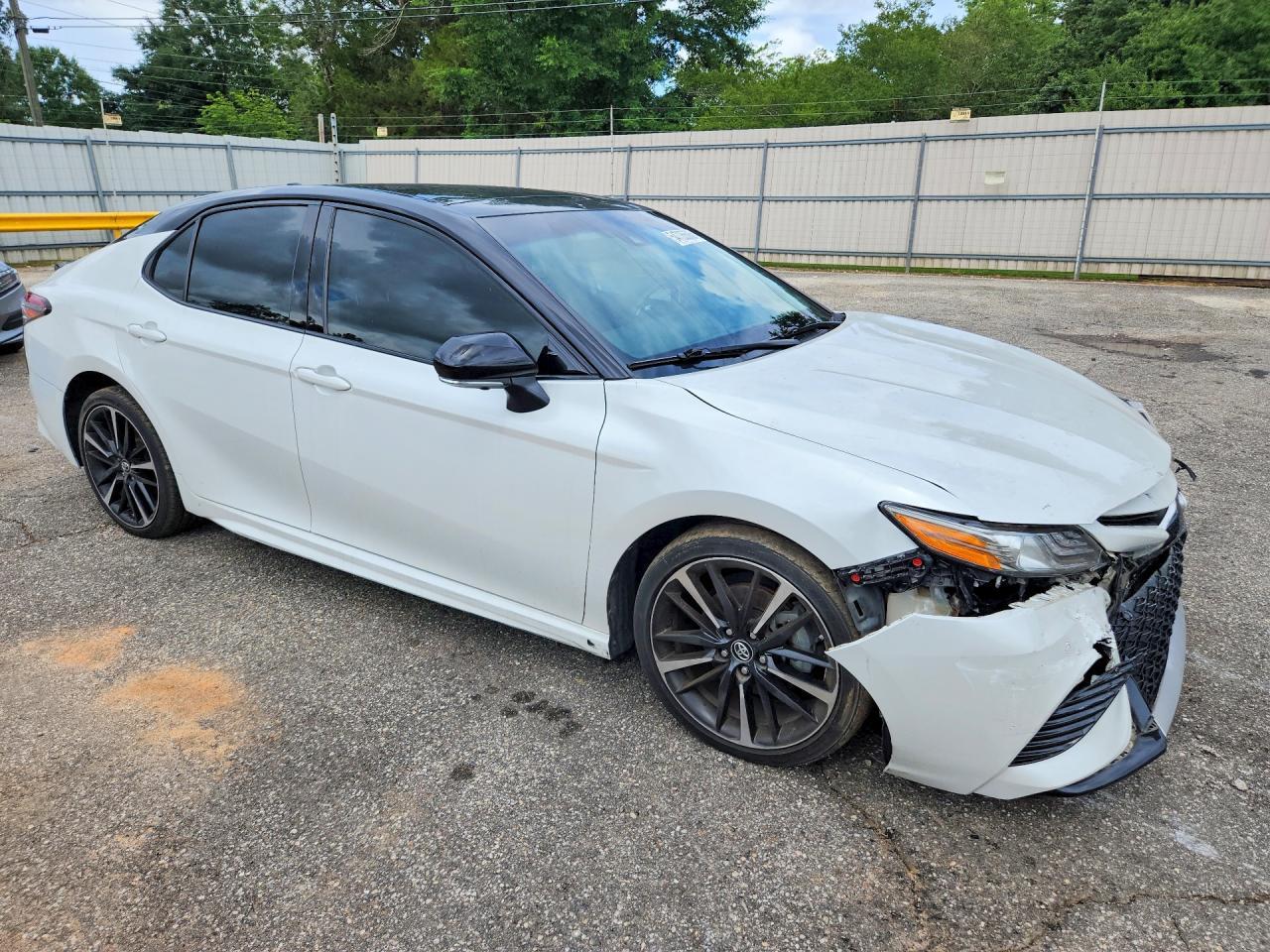 2019 Toyota Camry Xse V6 - Image 4