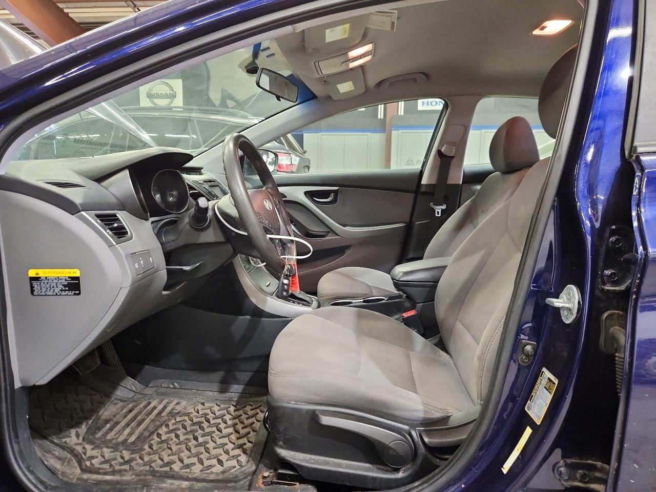 2014 Hyundai Elantra Se - Image 7