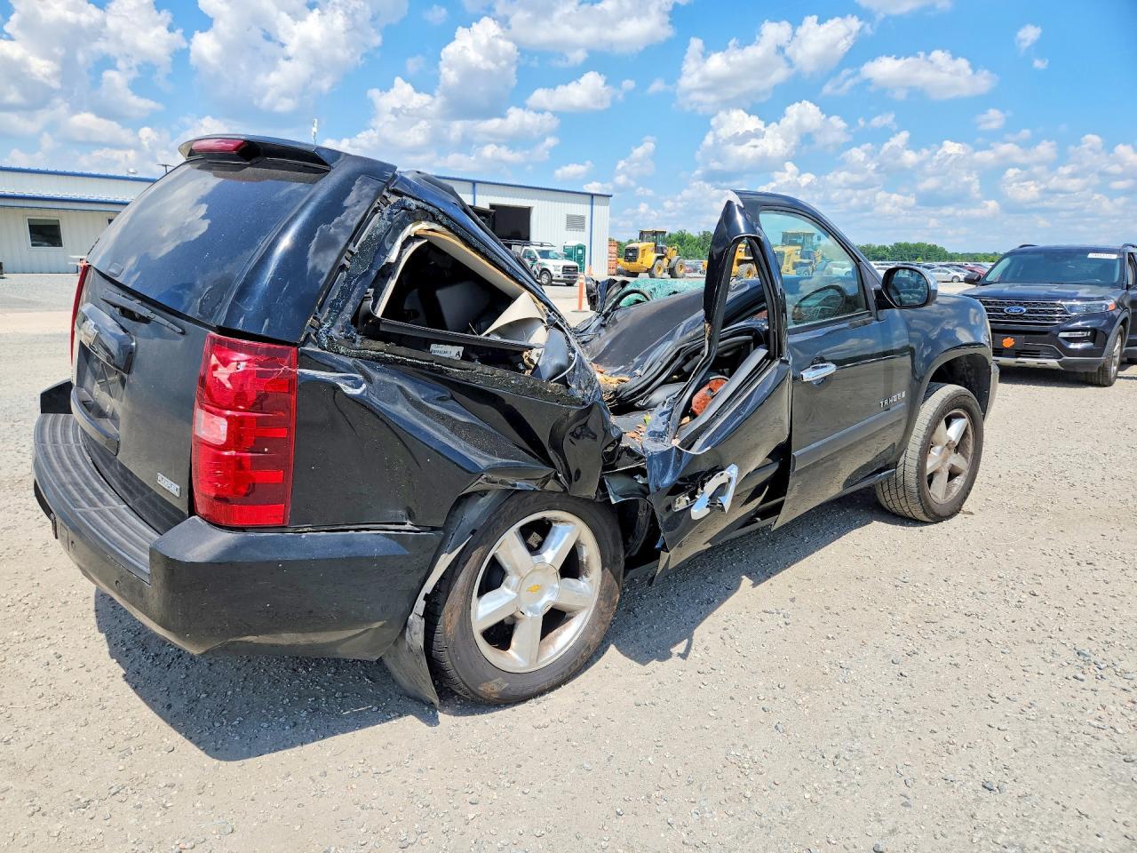 2008 Chevrolet Tahoe C1500 - Фото 3