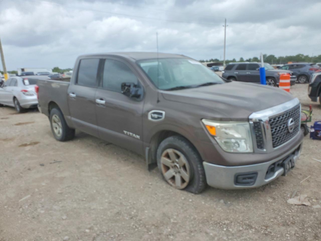 2017 Nissan Titan S - Фото 4