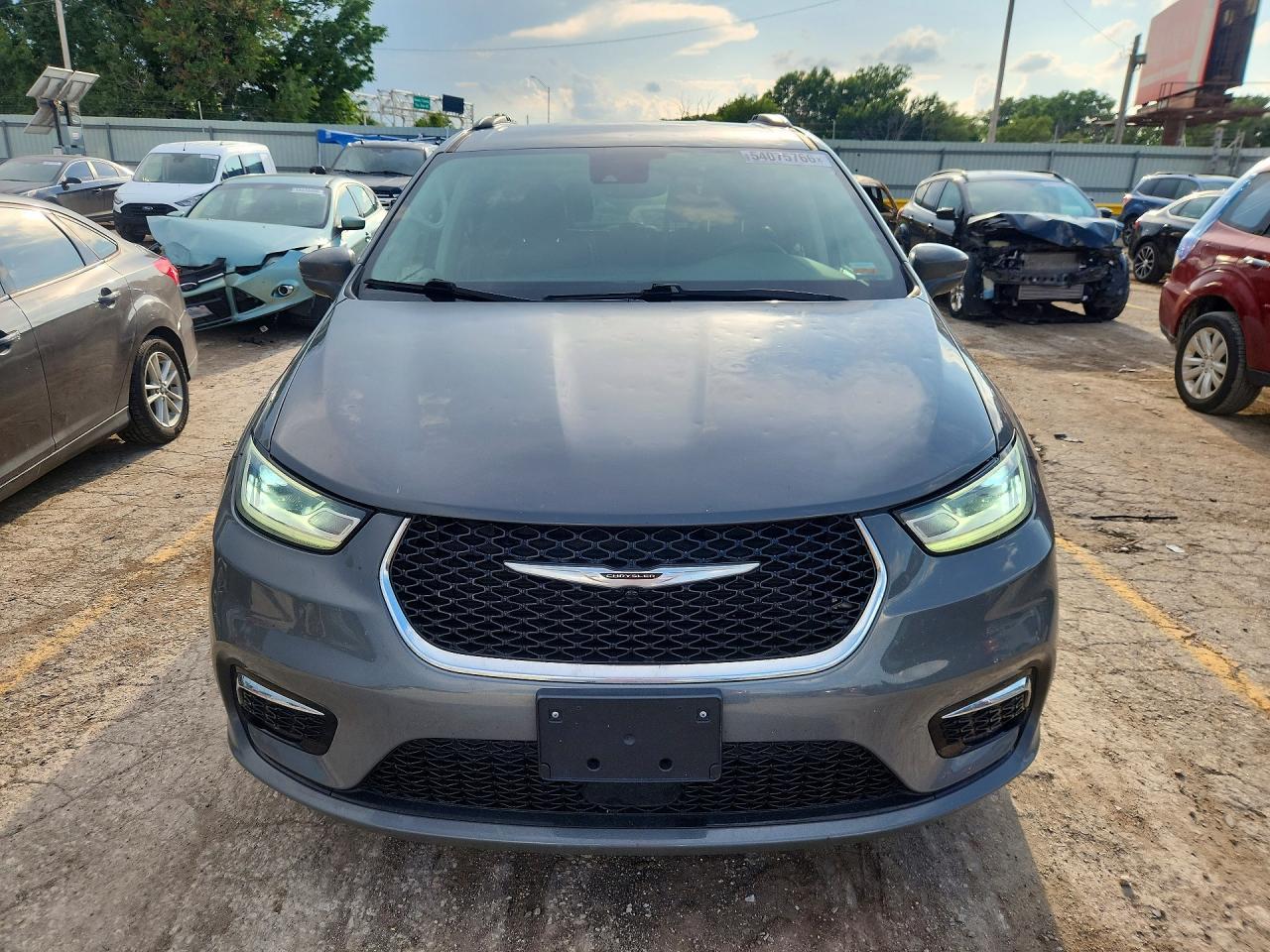 2022 Chrysler Pacifica Touring L - Фото 5