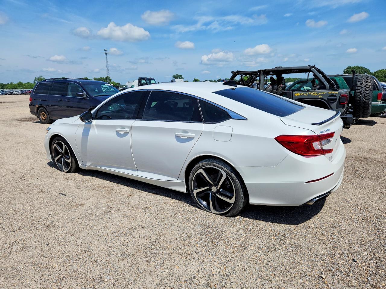 2021 Honda Accord Sport - Фото 2