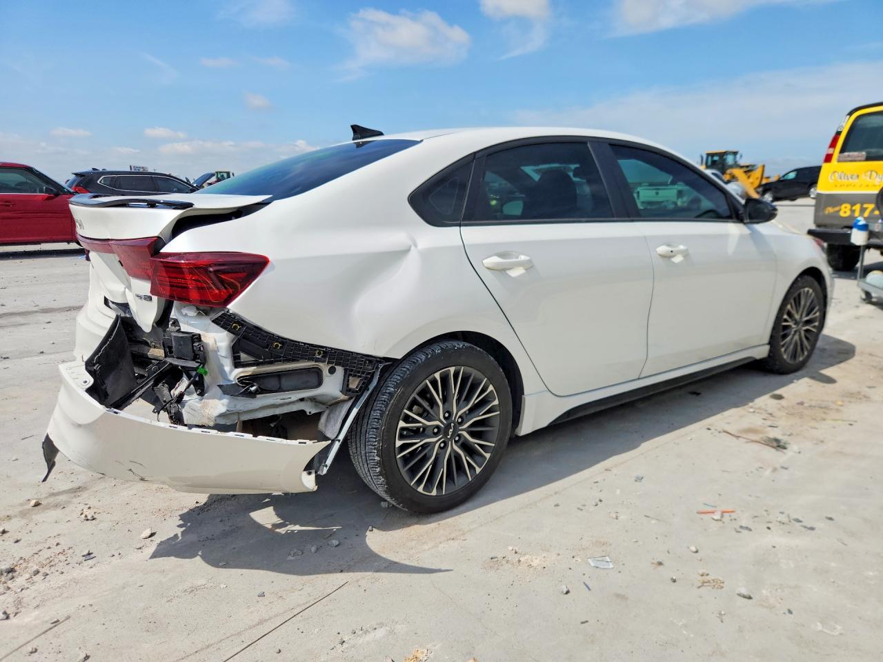 2024 Kia Forte Gt Line - Фото 3