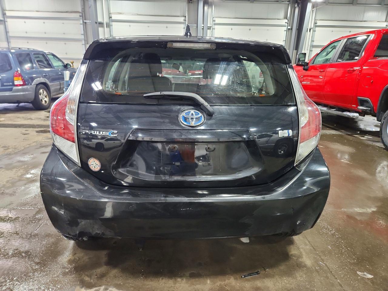 2016 Toyota Prius C Two - Фото 6