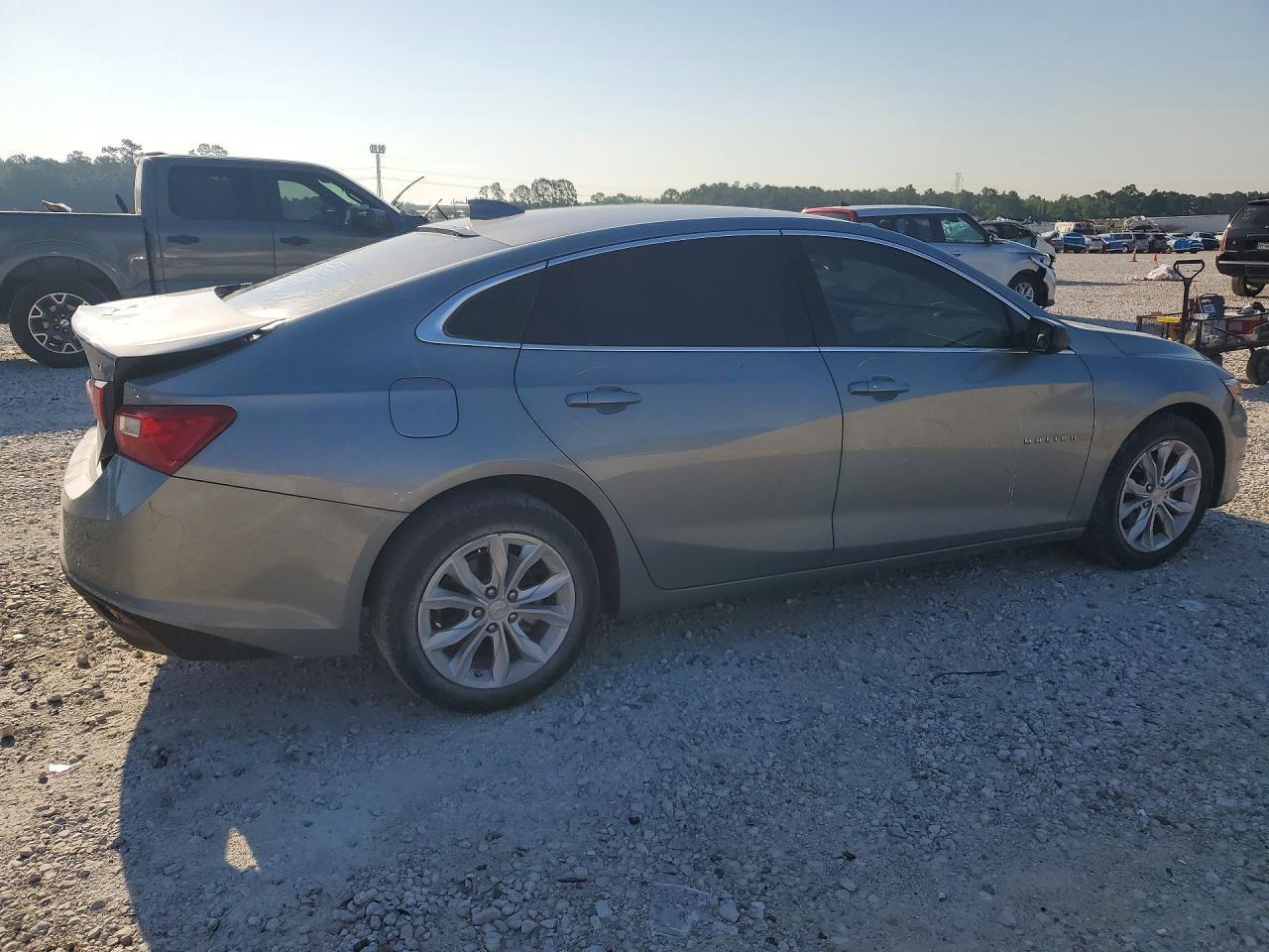 2024 Chevrolet Malibu Lt - Фото 3