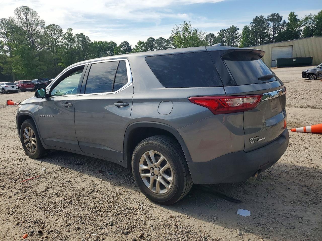 2020 Chevrolet Traverse Ls - Фото 2
