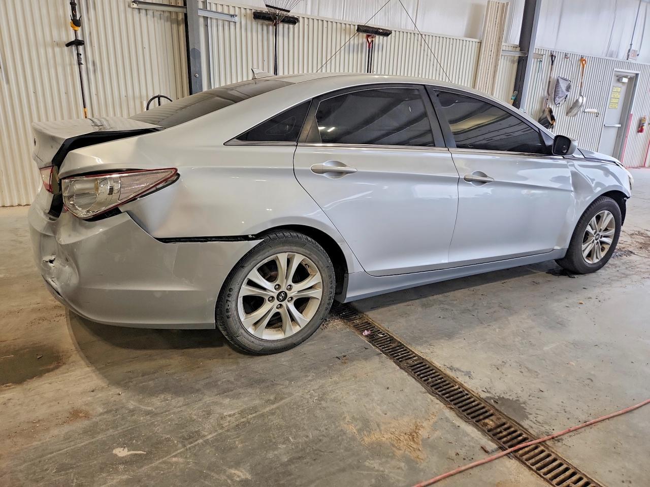 2012 Hyundai Sonata Gls - Image 3