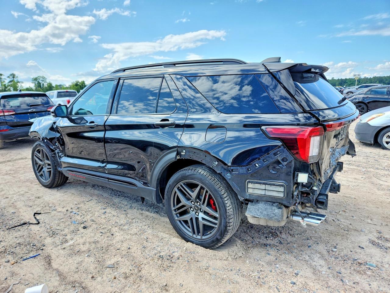 2025 Ford Explorer St - Фото 2