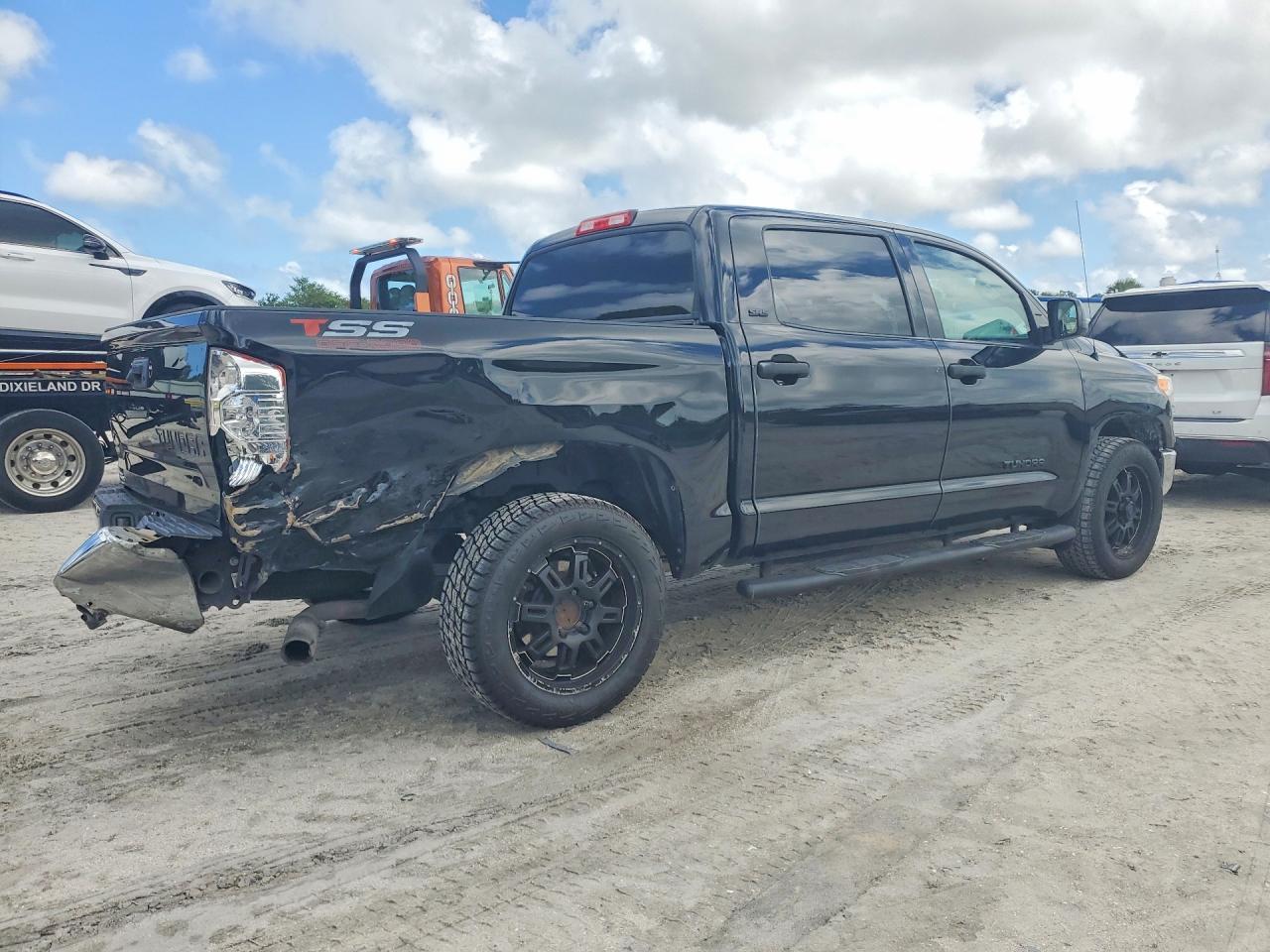 2017 Toyota Tundra Crewmax Sr5 - Фото 3