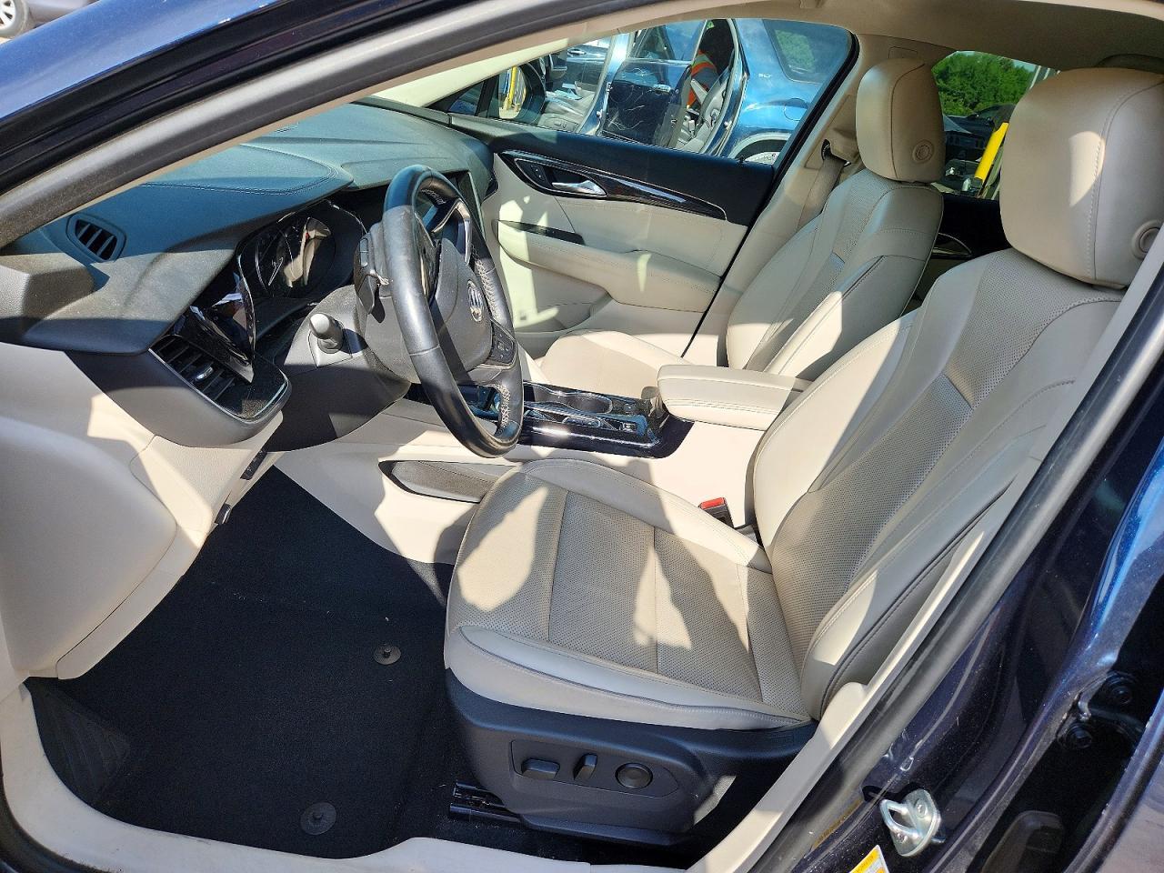 2021 Buick Envision Essence - Фото 7