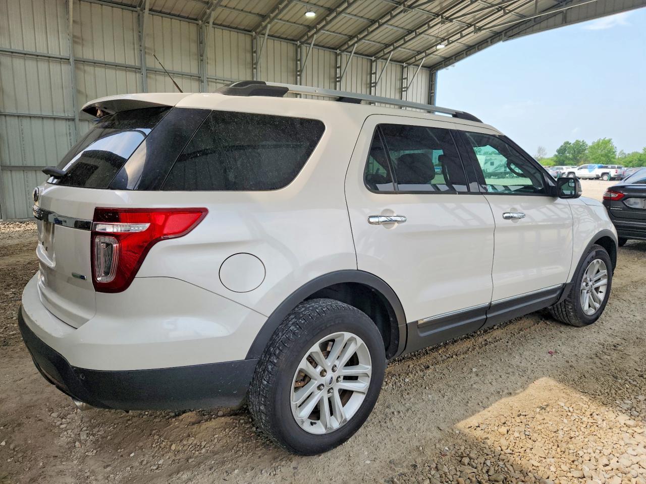 2015 Ford Explorer Xlt - Image 3