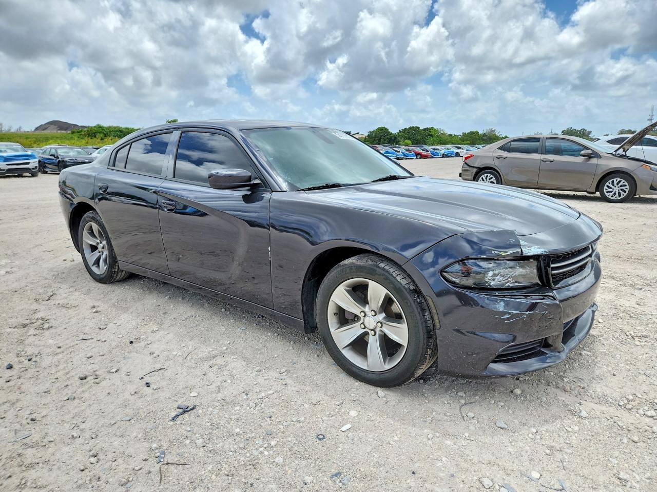 2021 Dodge Charger Sxt - Фото 4