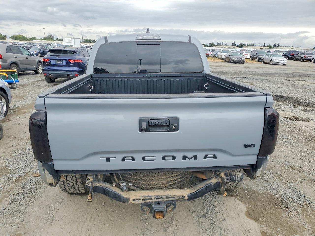 2020 Toyota Tacoma Trd Off-Road - Image 6