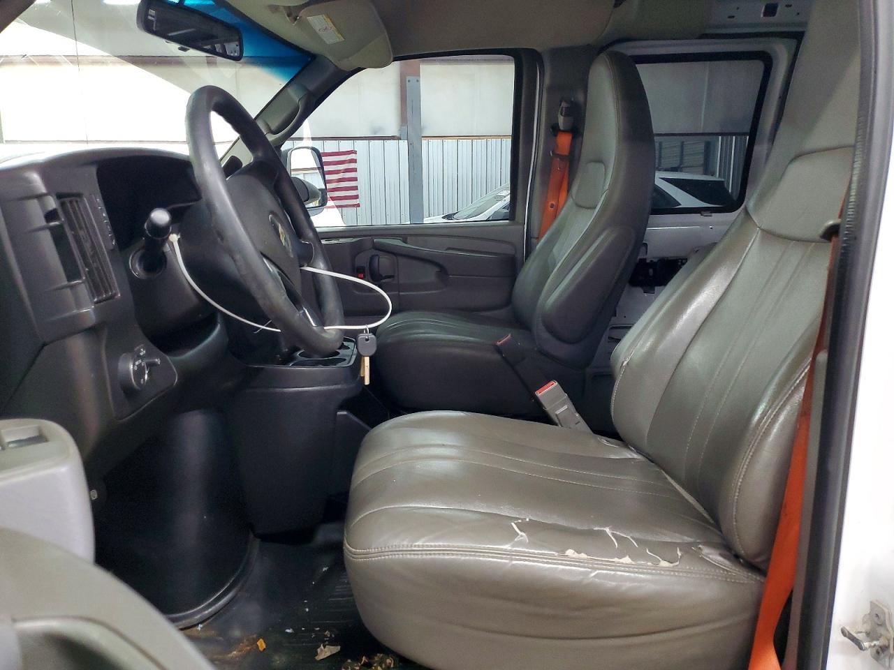 2015 Chevrolet Express G2500 - Фото 7