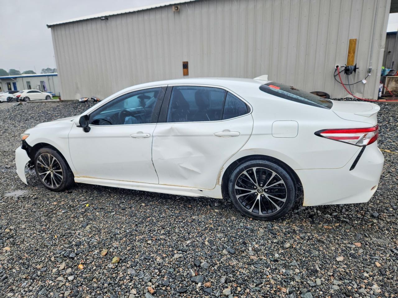 2020 Toyota Camry Se - Image 2