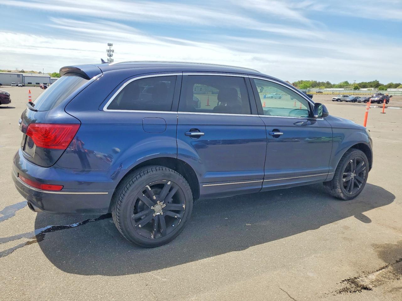 2013 Audi Q7 Premium Plus - Image 3