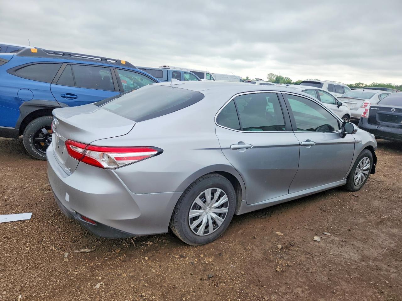 2019 Toyota Camry Le - Image 3