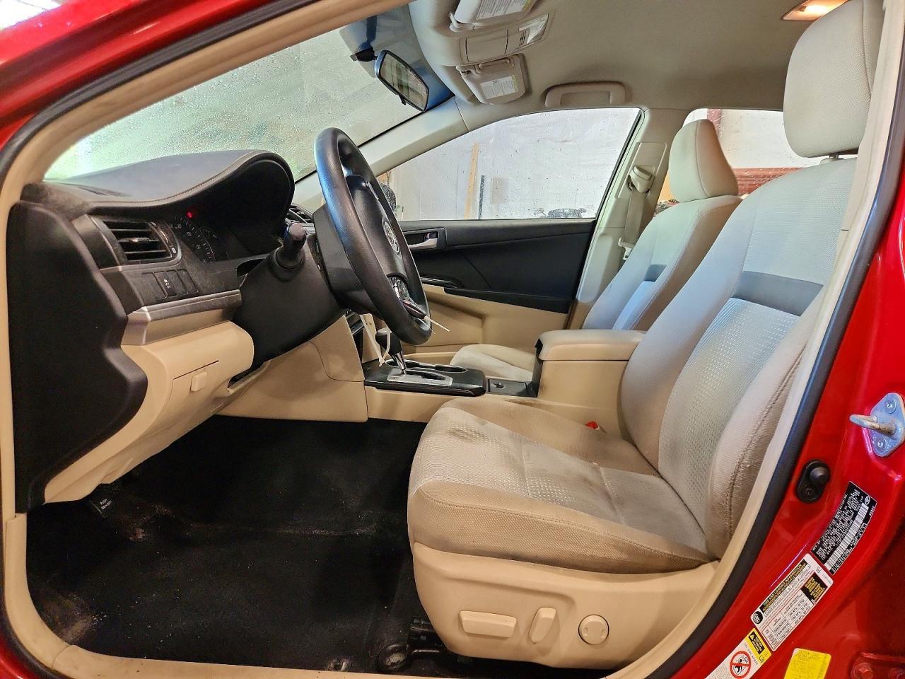 2012 Toyota Camry Le - Фото 7