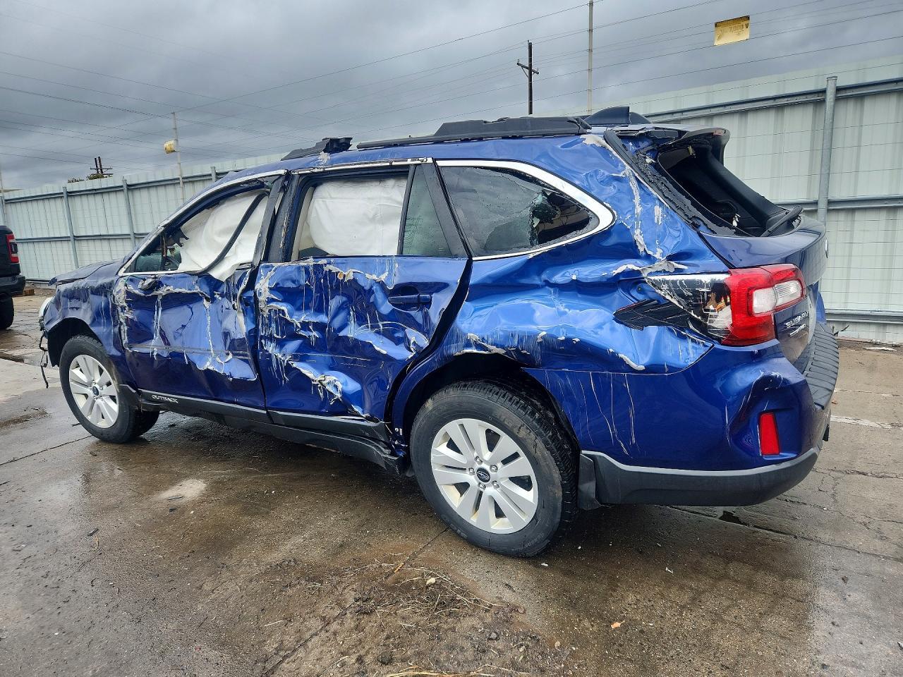 2016 Subaru Outback 2.5I Premium - Фото 2