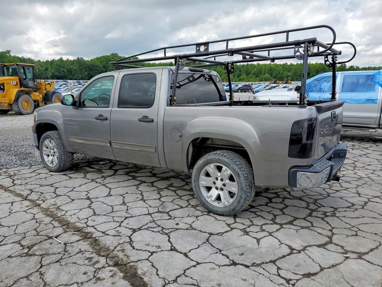 2008 GMC Sierra K1500 - Image 2