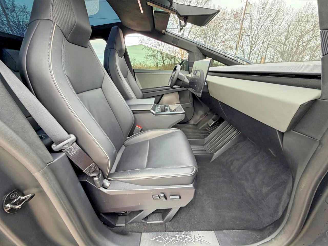 2024 Tesla Cybertruck - Image 5