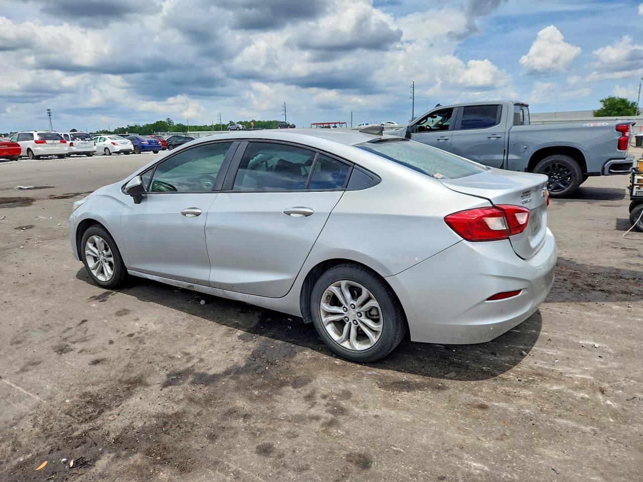 2019 Chevrolet Cruze Ls - Image 2