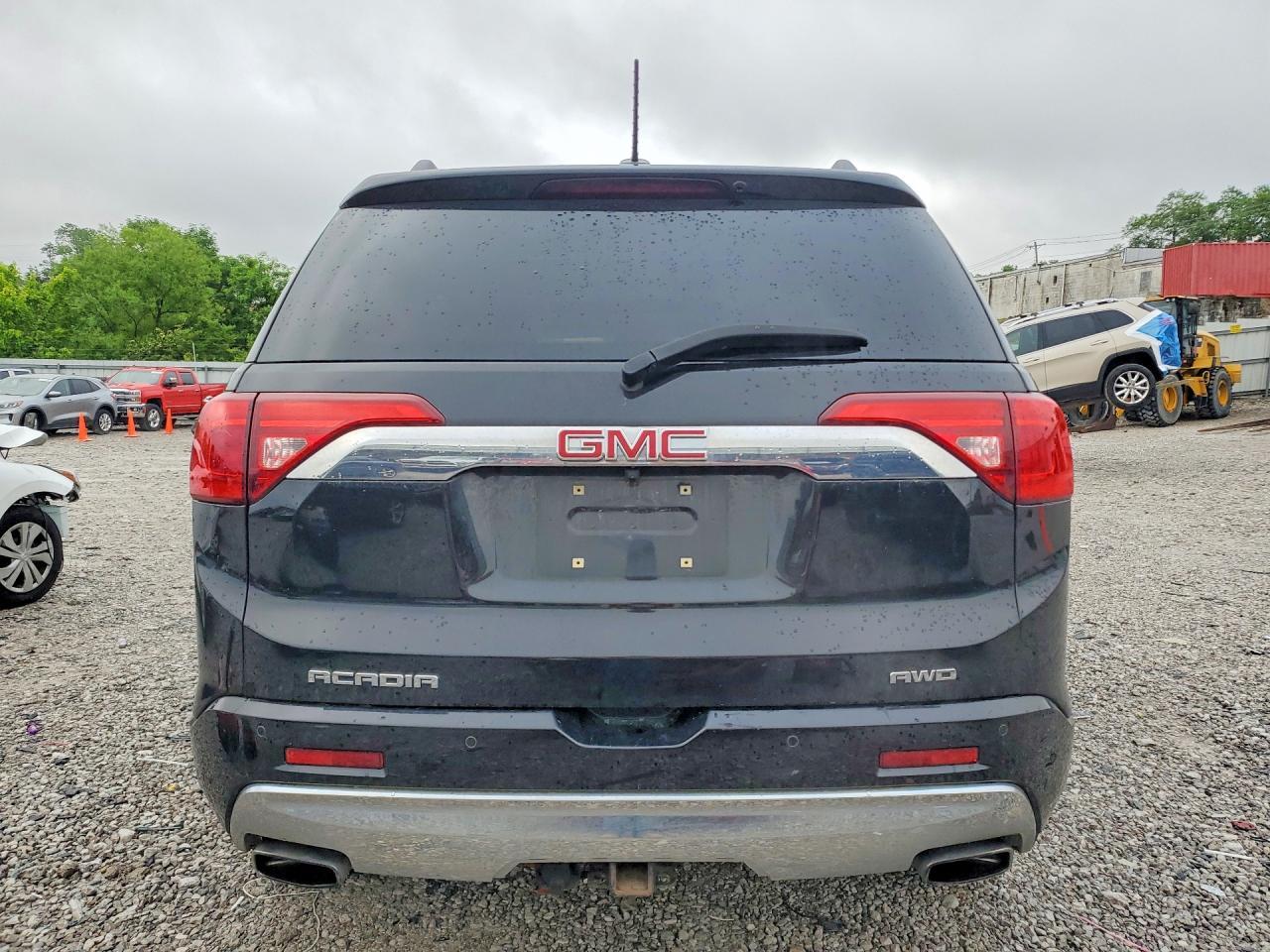 2018 GMC Acadia Denali - Image 6