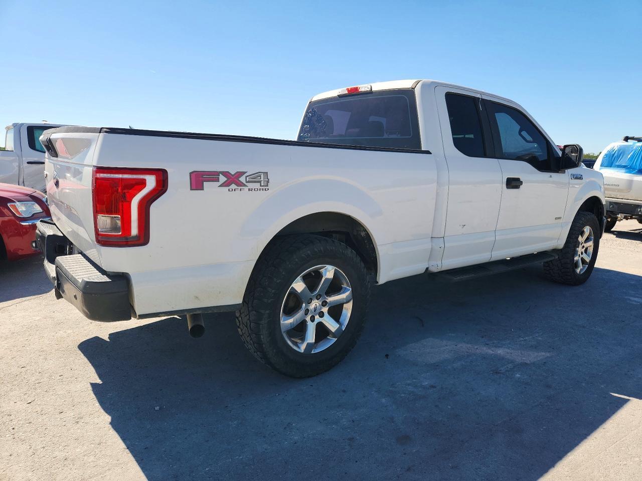 2016 Ford F150 Super Cab - Фото 3