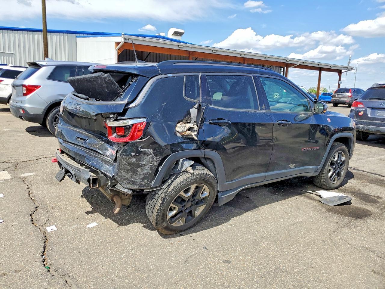 2017 Jeep Compass Trailhawk - Image 3