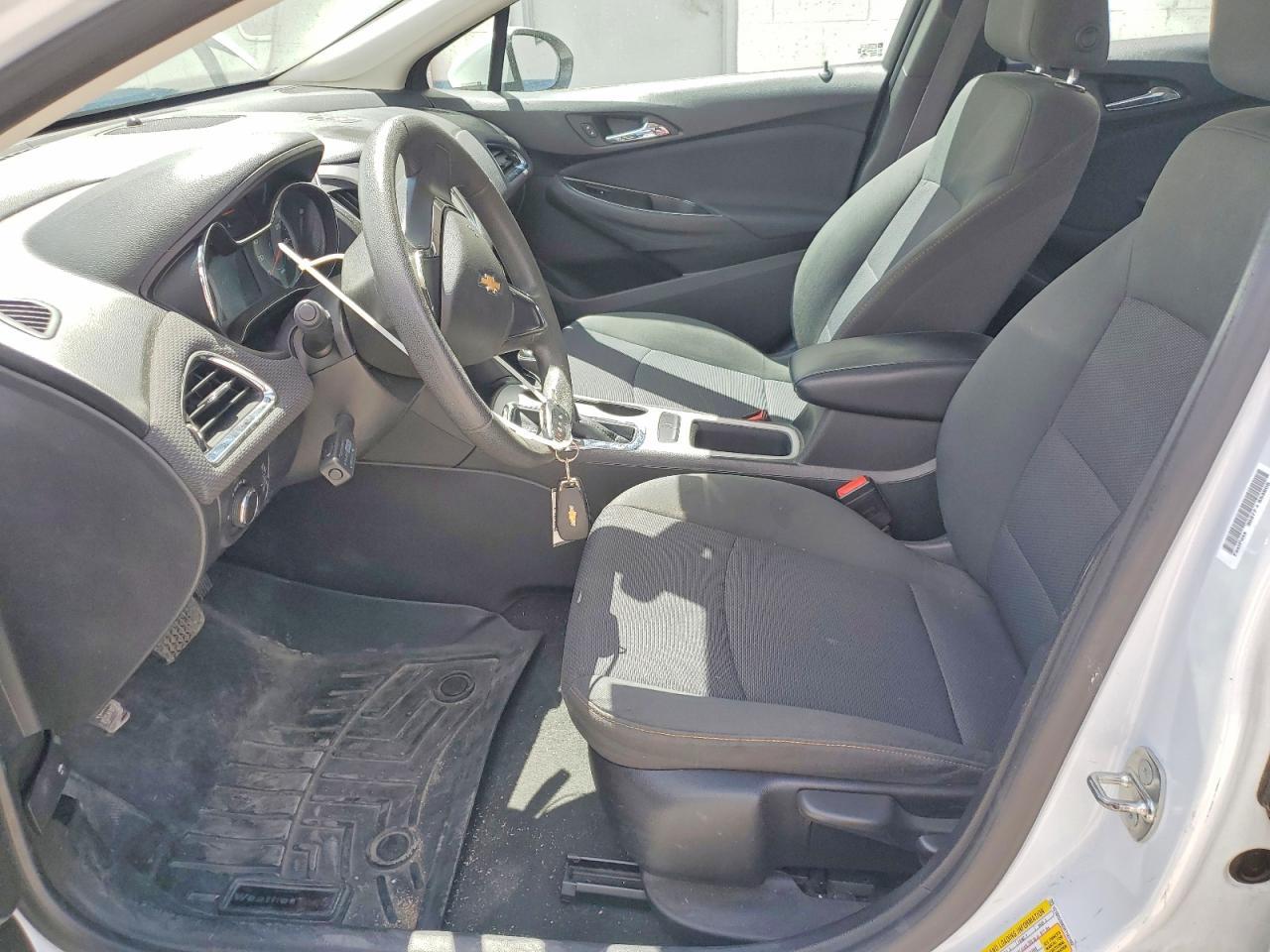 2017 Chevrolet Cruze Ls - Image 7