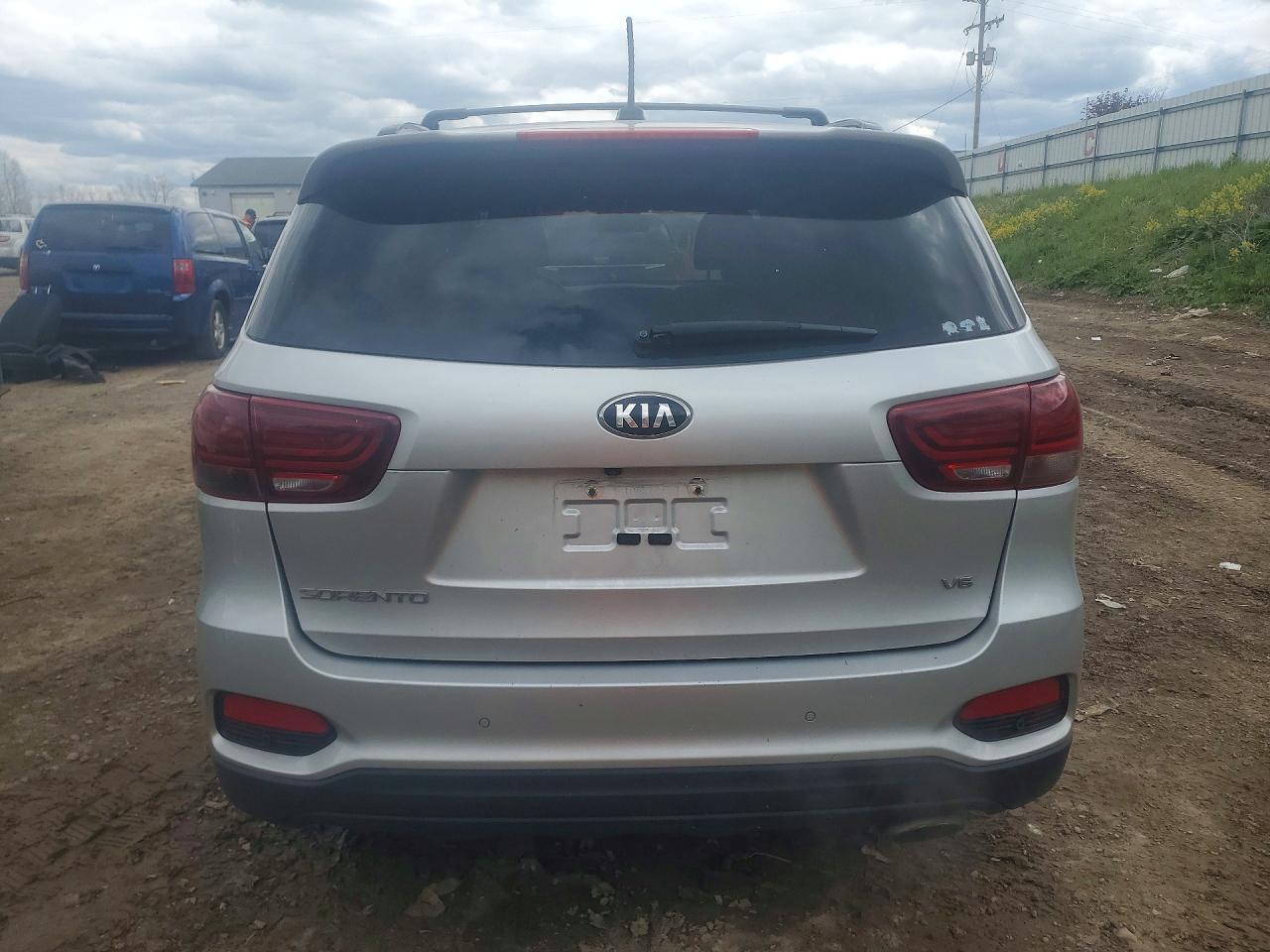 2019 Kia Sorento S V6 - Image 6
