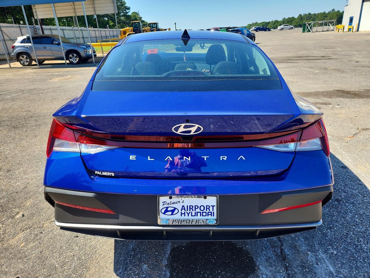 2025 Hyundai Elantra Se - Фото 6