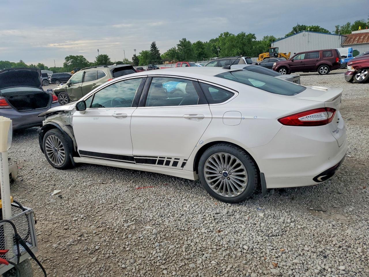 2016 Ford Fusion Titanium - Image 2