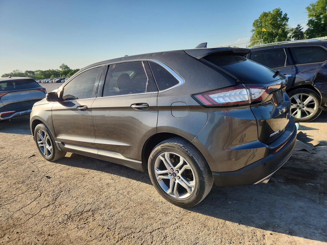 2016 Ford Edge Titanium - Фото 2