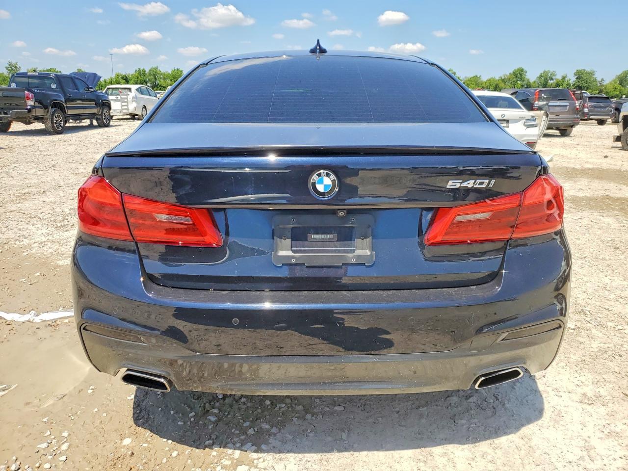 2018 BMW 540 - Image 6