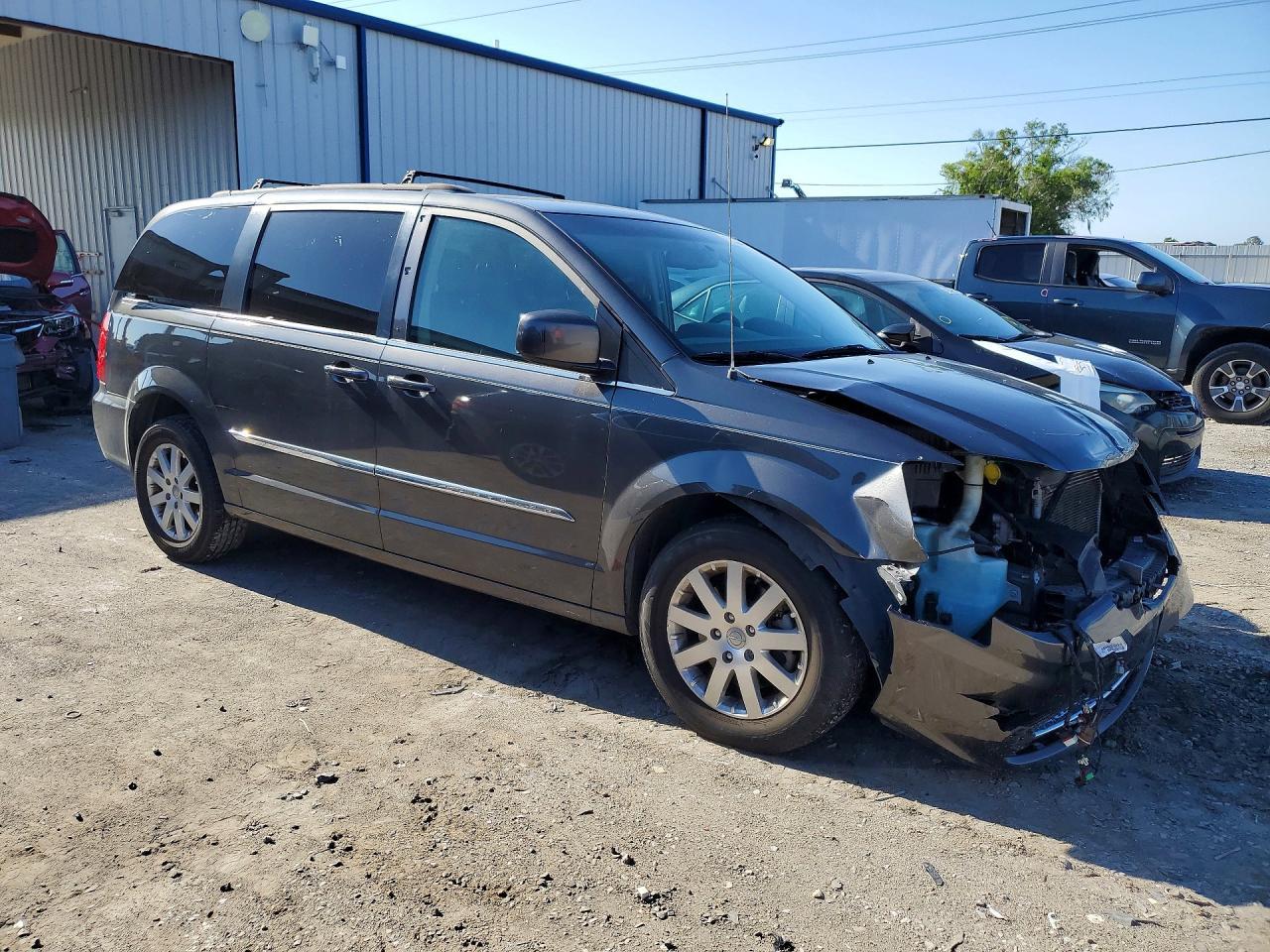 2016 Chrysler Town & Country Touring - Фото 4
