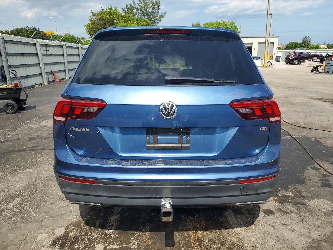 2018 Volkswagen Tiguan S - Фото 6