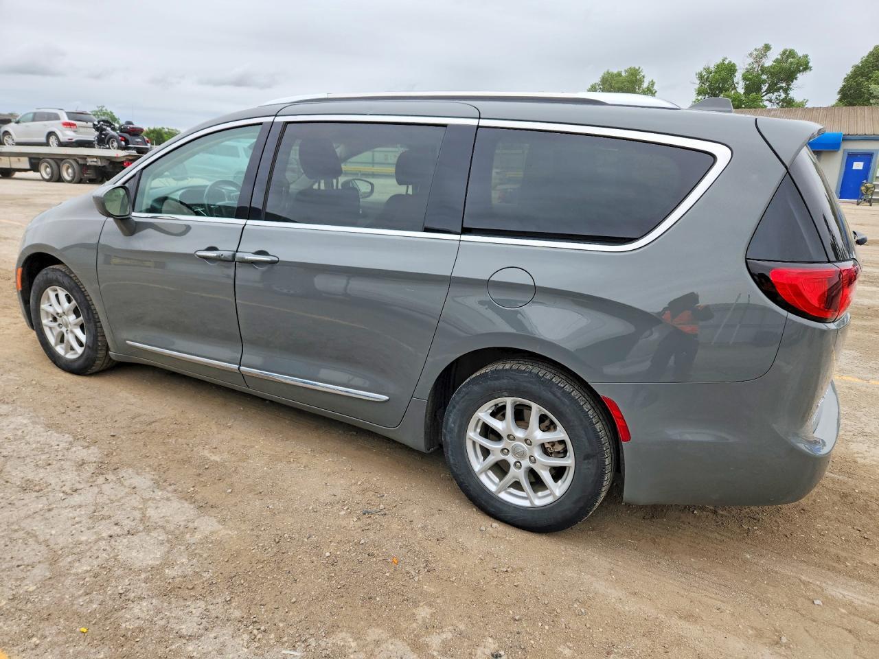 2020 Chrysler Pacifica Touring L - Фото 2
