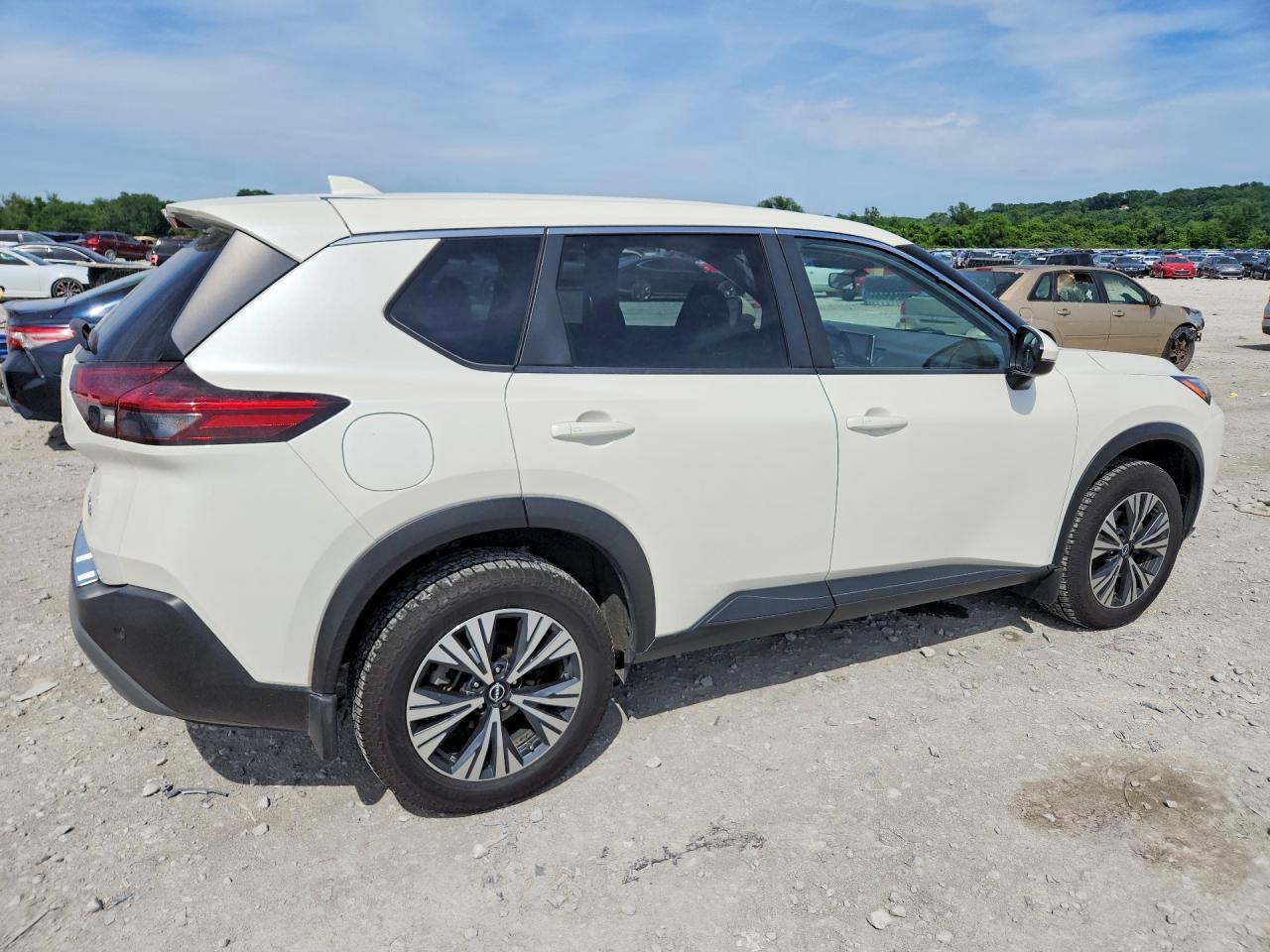 2023 Nissan Rogue Sv - Image 3
