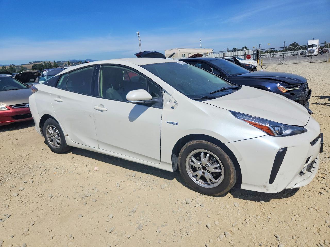 2019 Toyota Prius L Eco - Фото 4