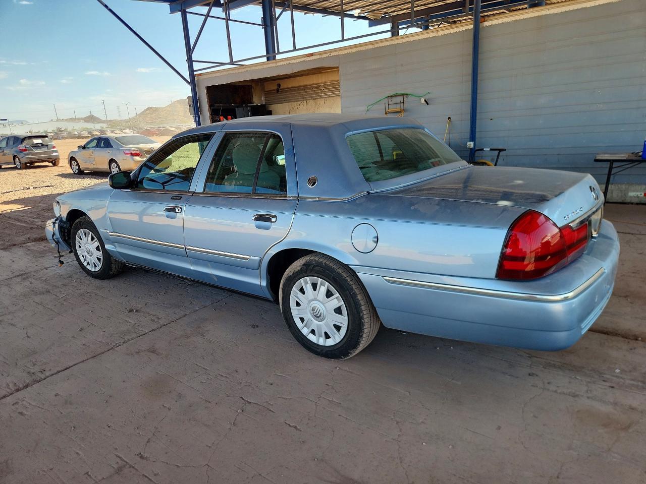 2004 Mercury Grand Marquis Gs - Image 2