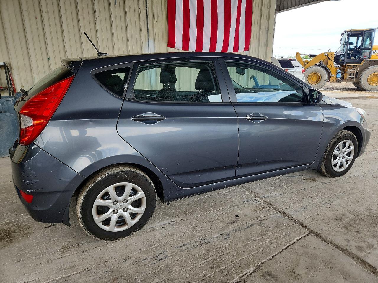 2013 Hyundai Accent Gs - Image 3