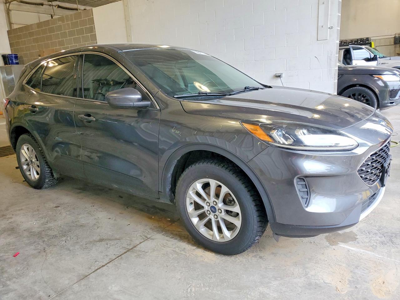 2020 Ford Escape Se - Фото 4